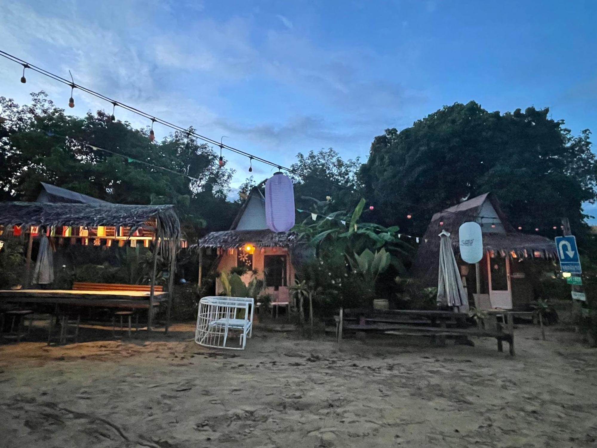 Готель Phuketairportcamping Ban Bo Sai Klang Екстер'єр фото